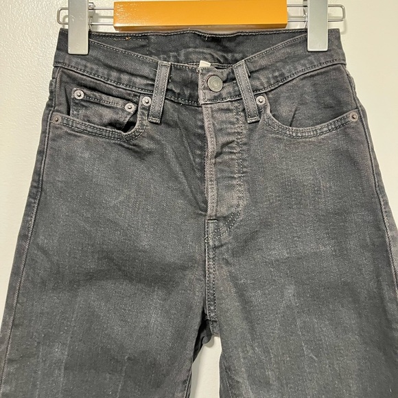 Levi’s Wedgie Fit Skinny Jeans Raw Hem Black Wash Size 24 - Picture 6 of 15